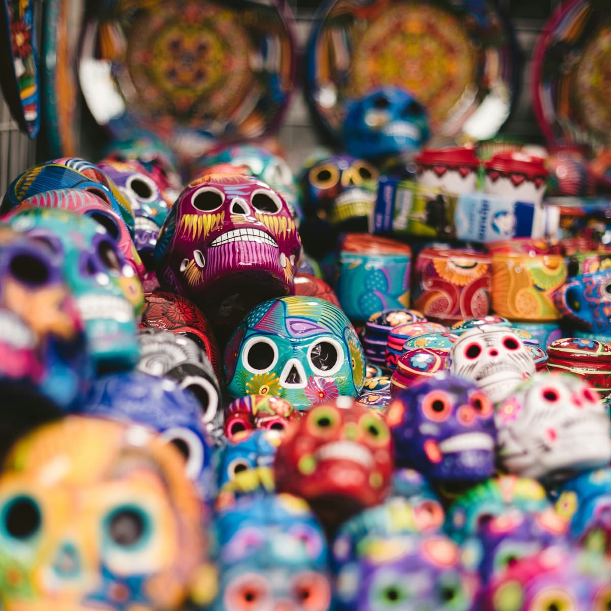 Cerámica artesanal mexicana colorida